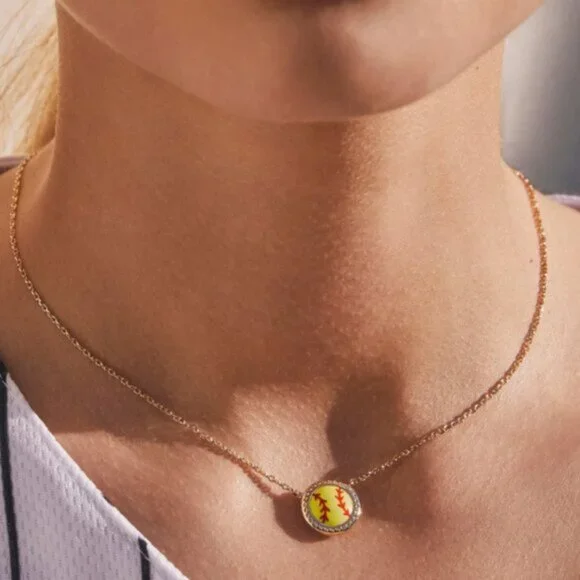 🎁Kendra Scott Softball Gold Short Pendant Necklace - Picture 3 of 3